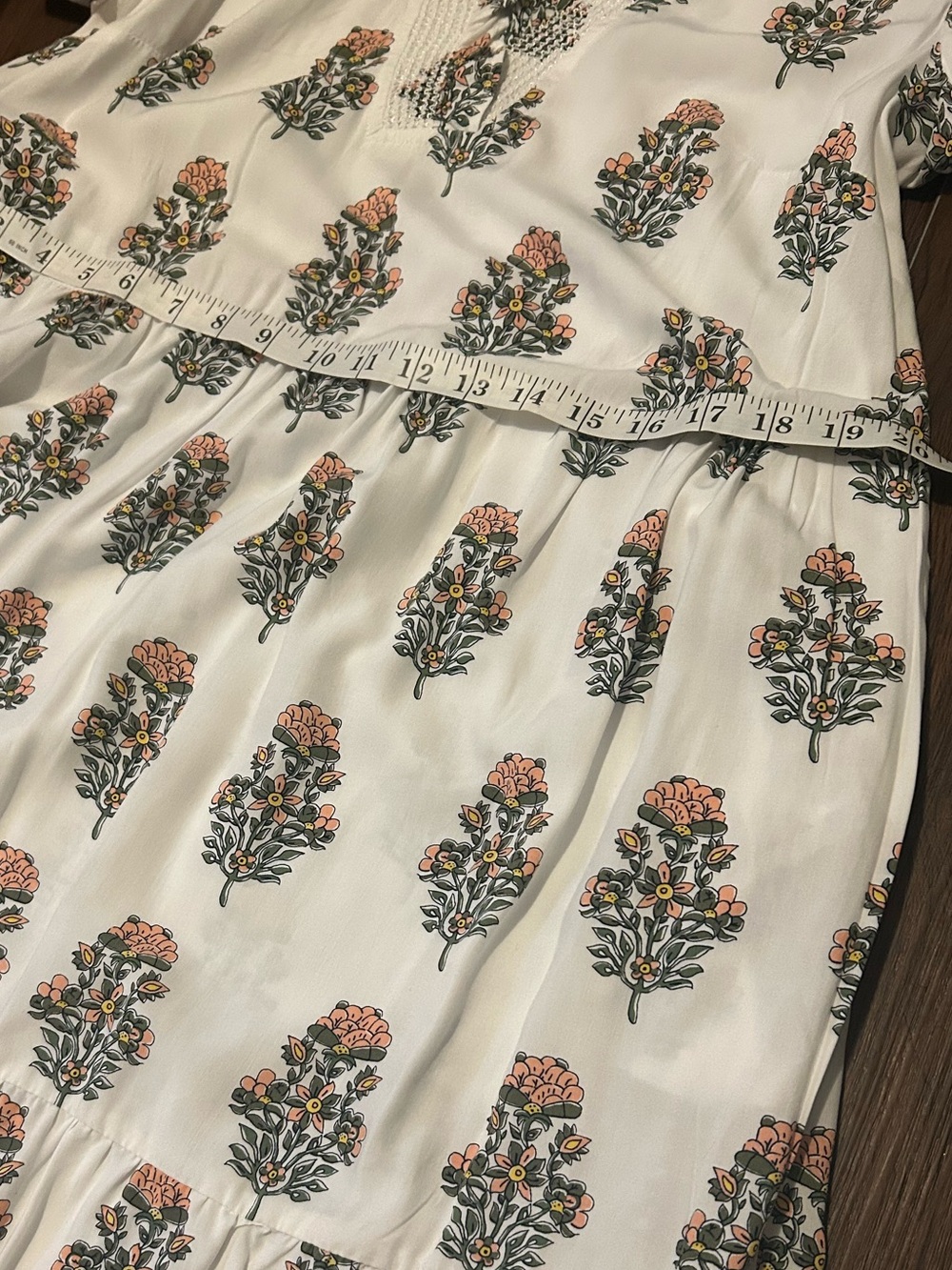 Crown & Ivy White Floral V-Neck Maxi Dress with Pockets - Picture 9 of 9